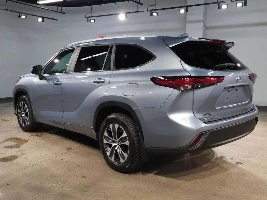 used 2023 Toyota Highlander car, priced at $38,200