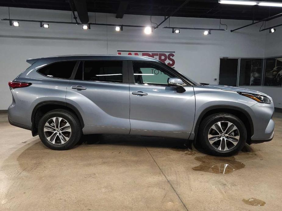 used 2023 Toyota Highlander car, priced at $38,200