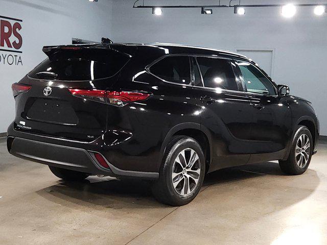 used 2021 Toyota Highlander car, priced at $28,800