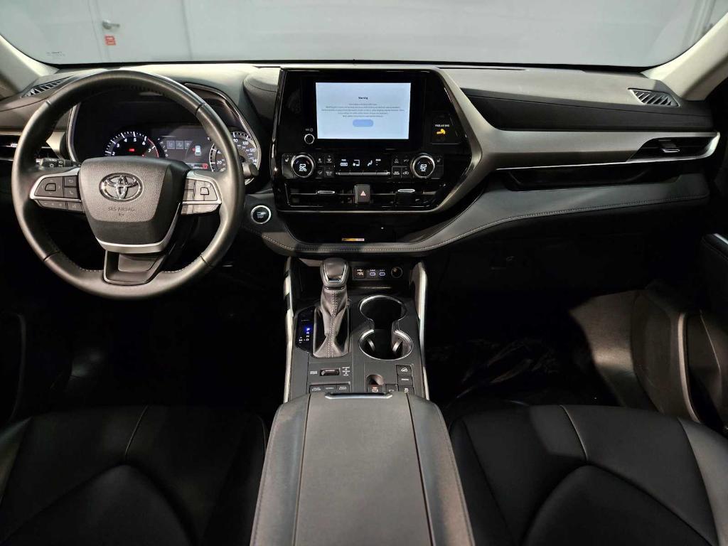 used 2024 Toyota Highlander car, priced at $42,562