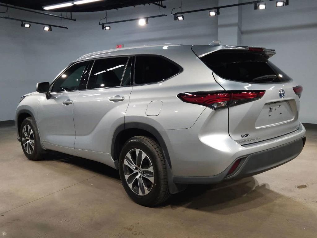 used 2022 Toyota Highlander Hybrid car, priced at $34,818