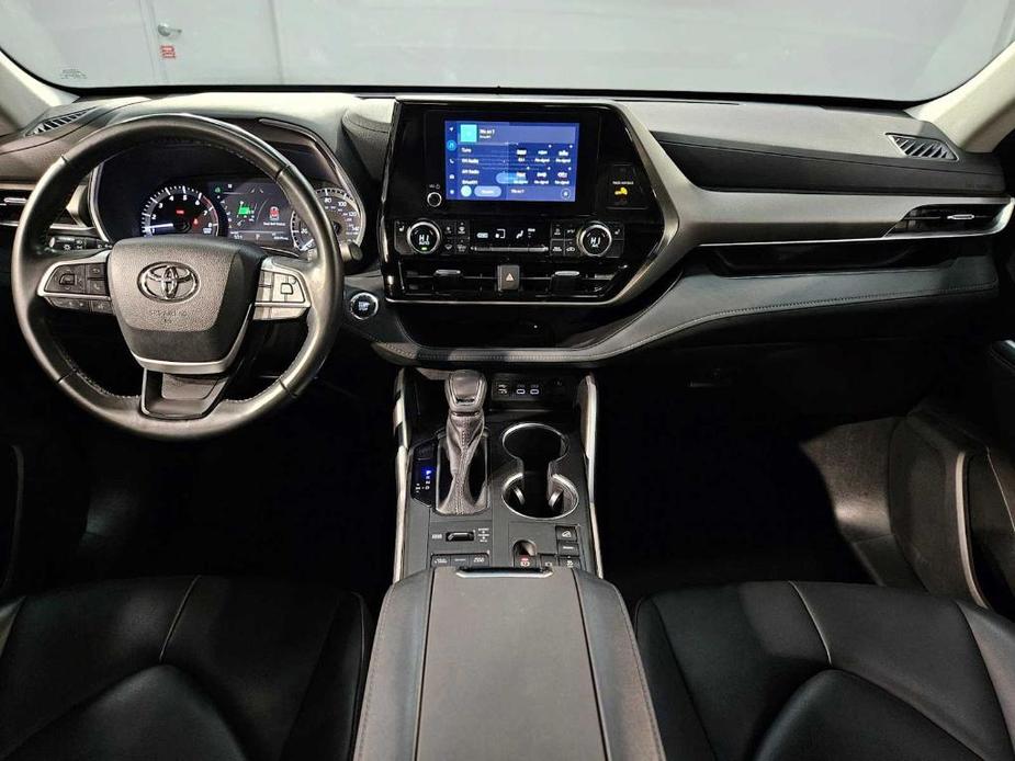 used 2023 Toyota Highlander car, priced at $37,600