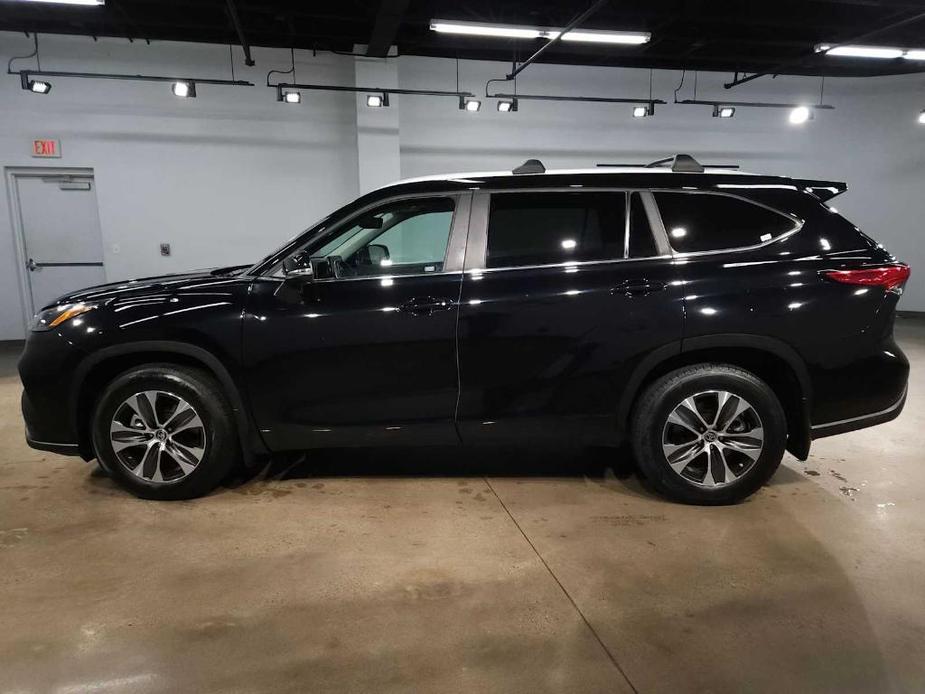 used 2023 Toyota Highlander car, priced at $37,600