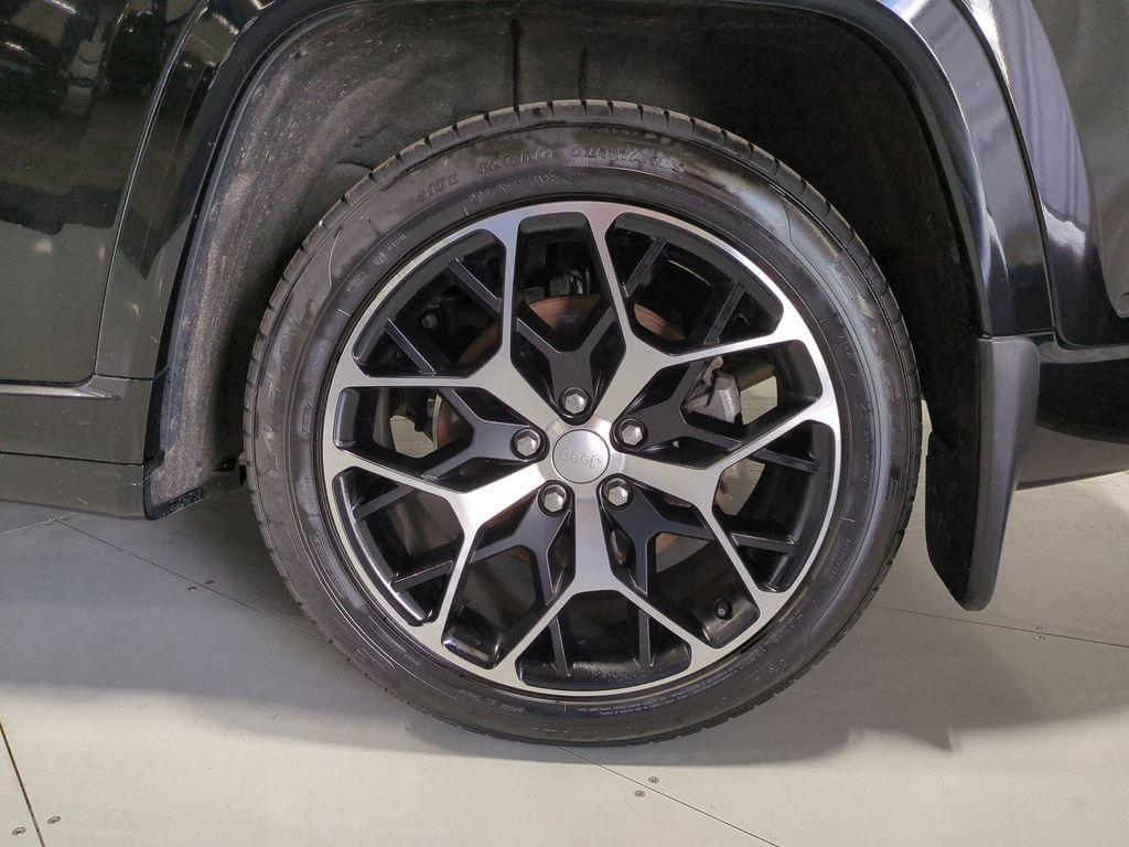 used 2022 Jeep Grand Cherokee car, priced at $38,825
