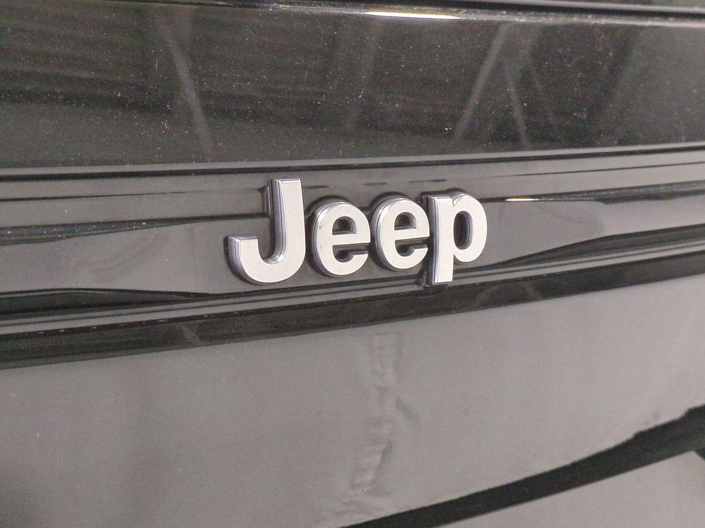 used 2022 Jeep Grand Cherokee car, priced at $38,825