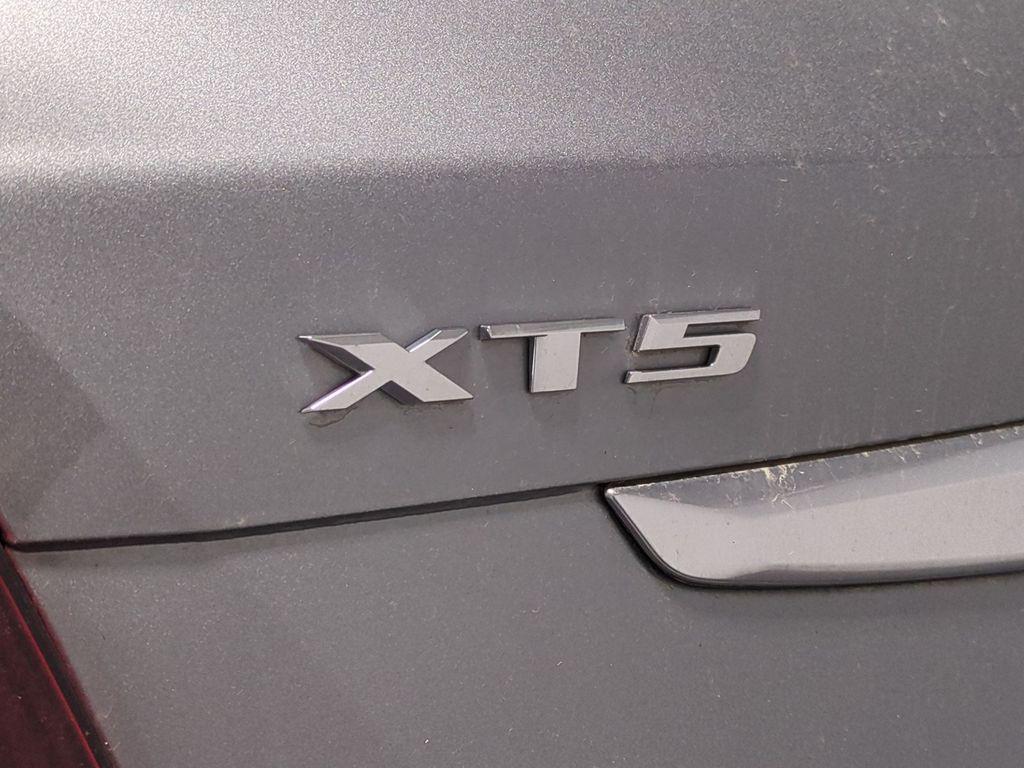used 2023 Cadillac XT5 car, priced at $30,895