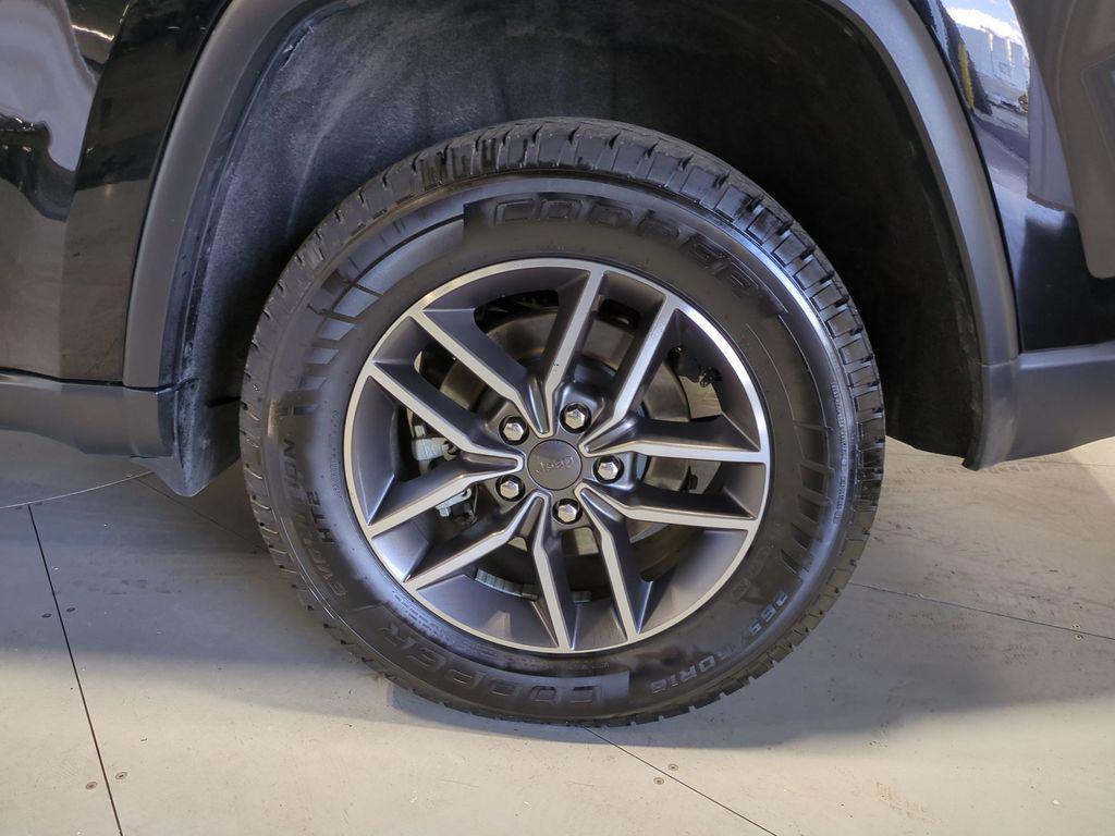 used 2021 Jeep Grand Cherokee car, priced at $28,995