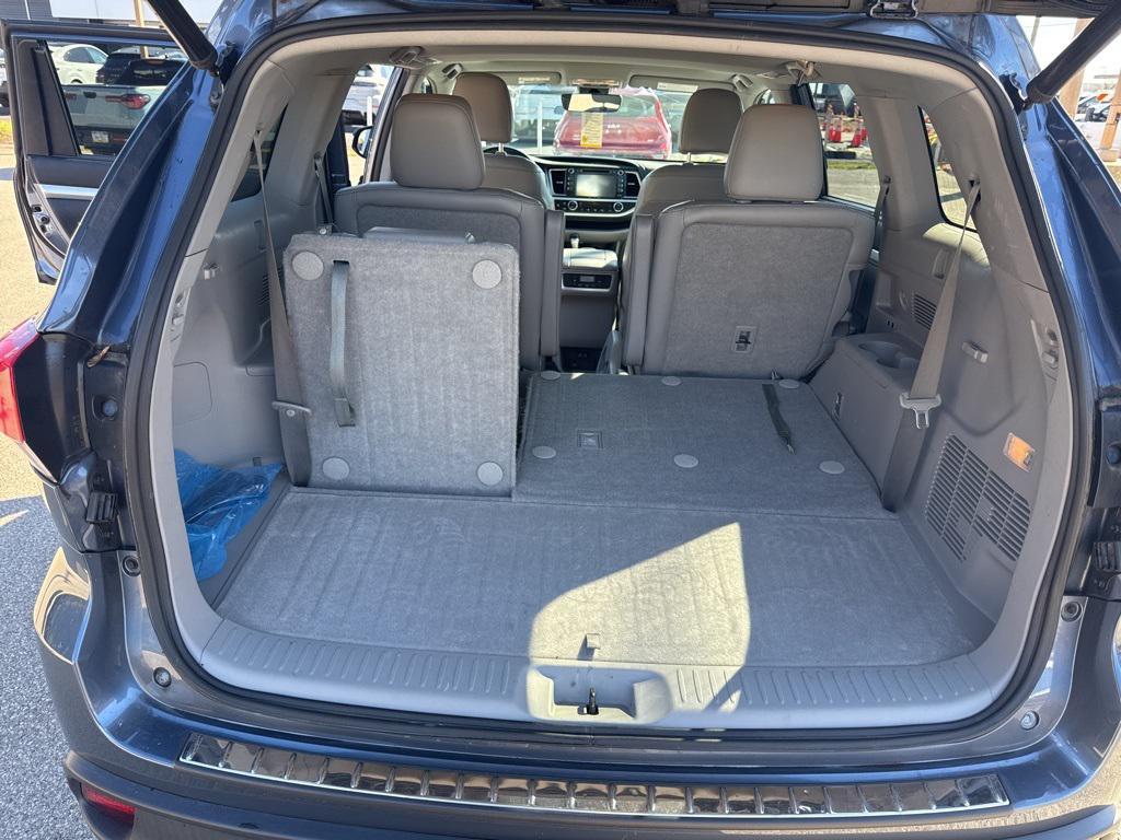used 2019 Toyota Highlander car, priced at $28,216