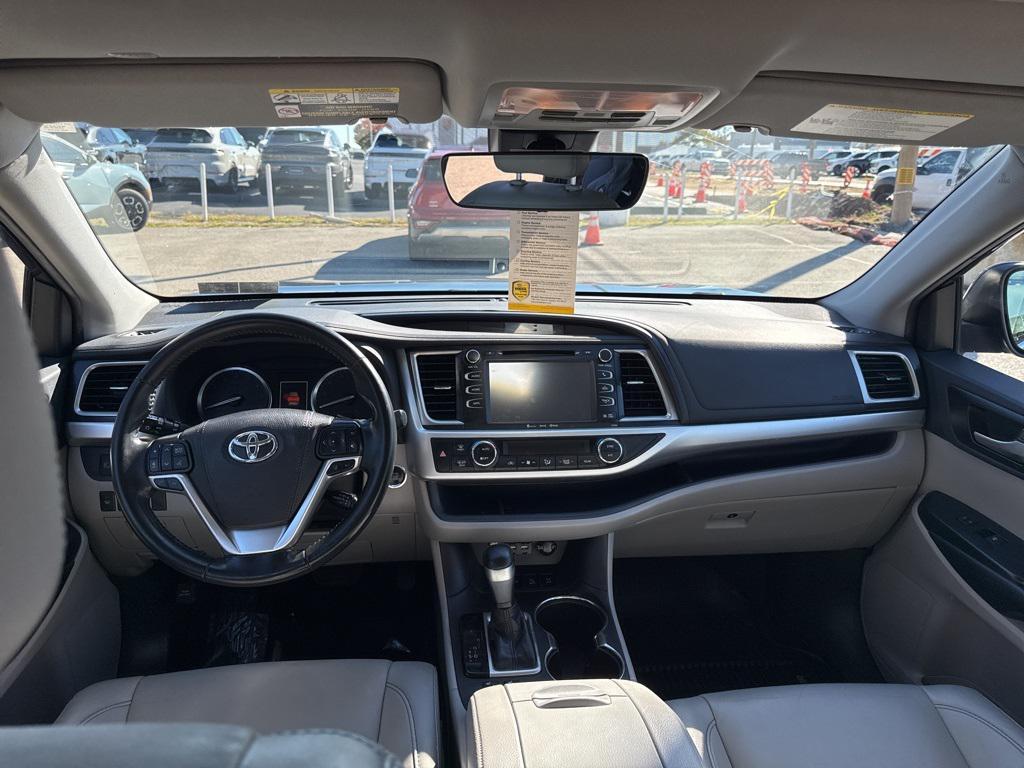 used 2019 Toyota Highlander car, priced at $28,216