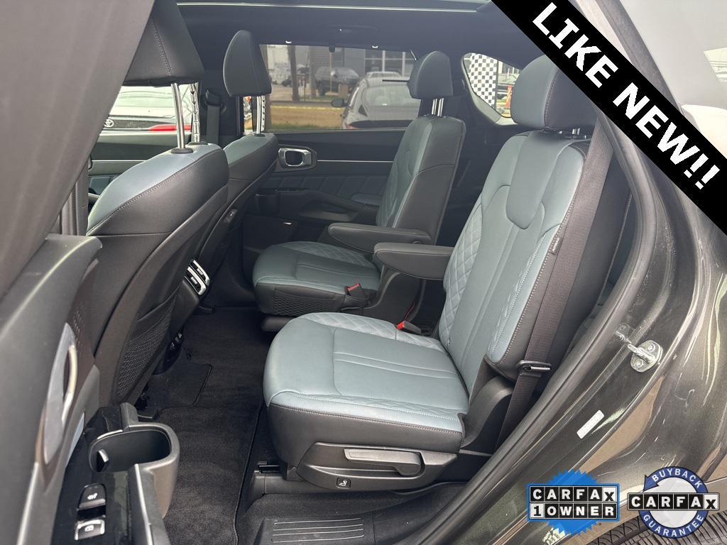 used 2025 Kia Sorento Hybrid car, priced at $40,987