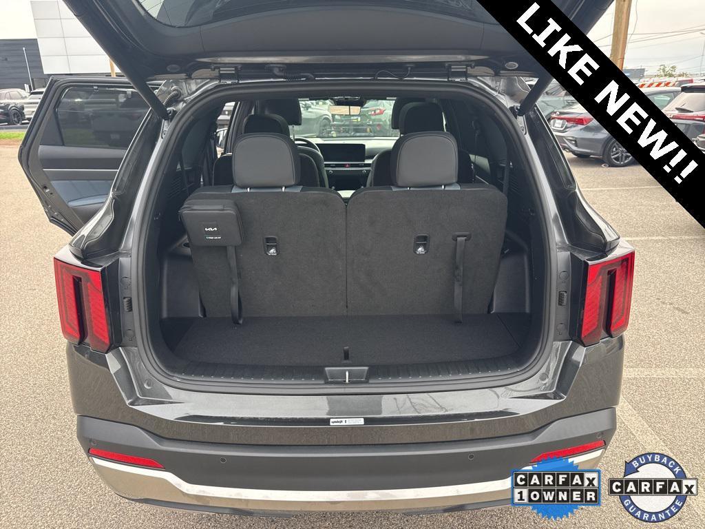 used 2025 Kia Sorento Hybrid car, priced at $40,987