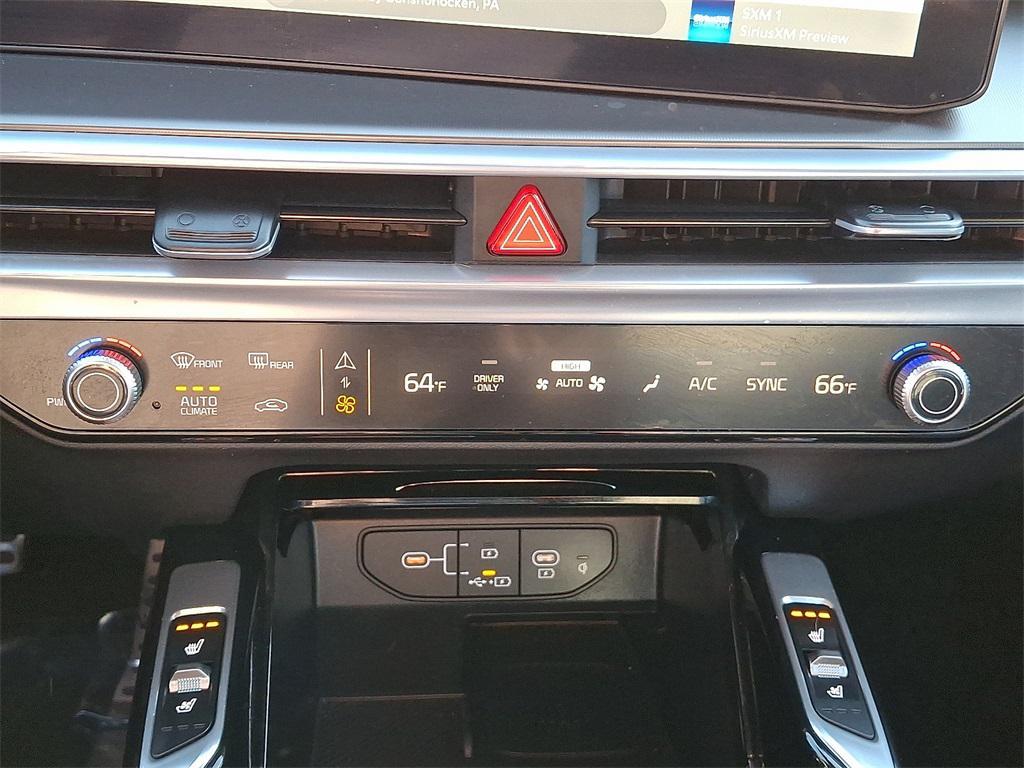 used 2025 Kia Sorento Hybrid car, priced at $40,815