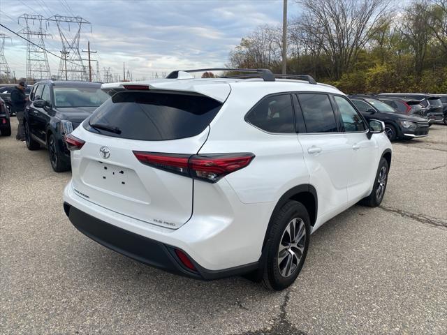 used 2022 Toyota Highlander car, priced at $41,287