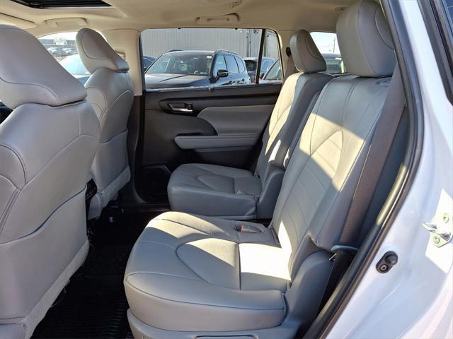 used 2022 Toyota Highlander car, priced at $39,343