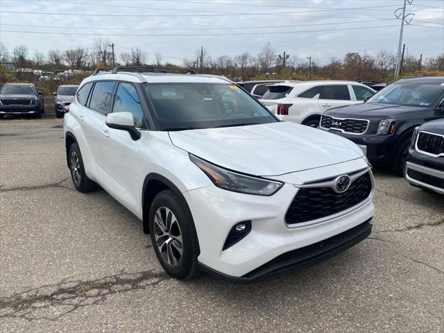 used 2022 Toyota Highlander car, priced at $41,287