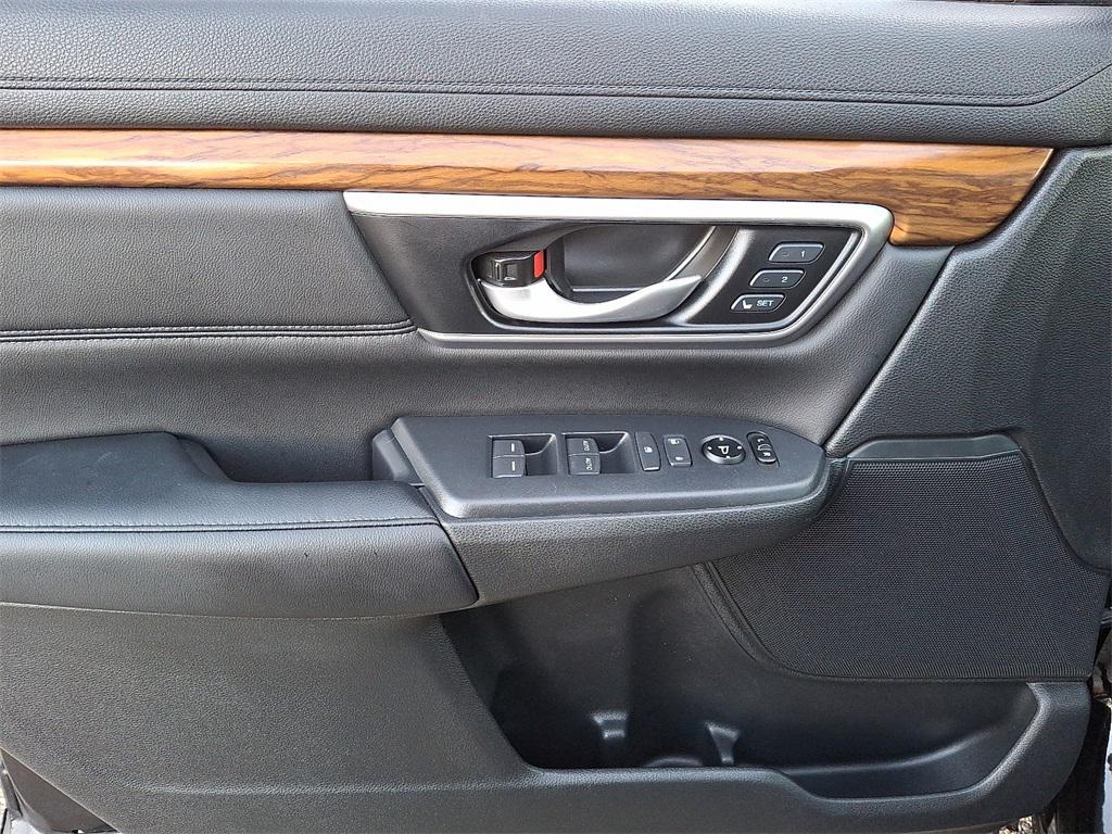 used 2020 Honda CR-V car, priced at $27,200