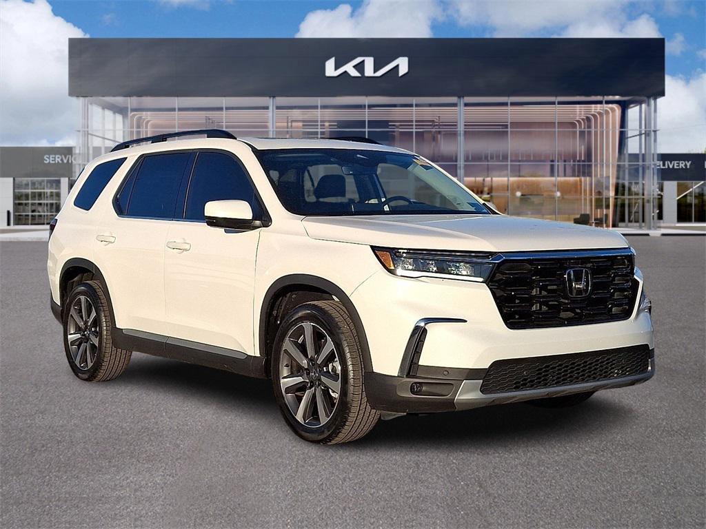 used 2023 Honda Pilot car, priced at $38,821