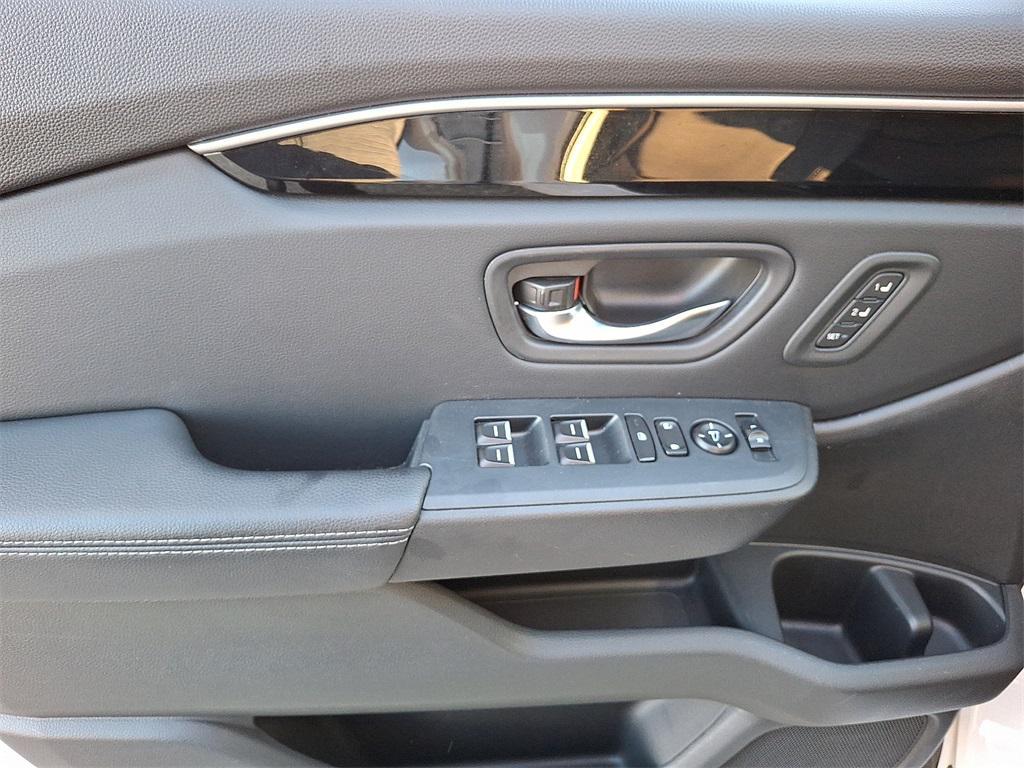 used 2023 Honda Pilot car, priced at $38,821