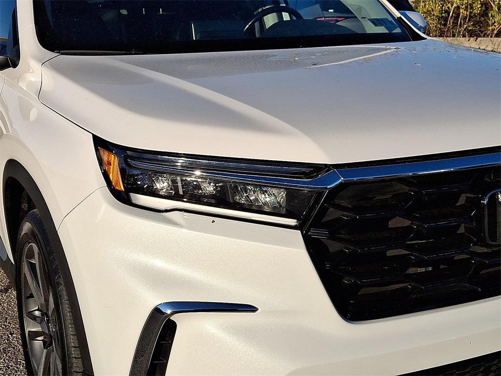 used 2023 Honda Pilot car, priced at $38,821