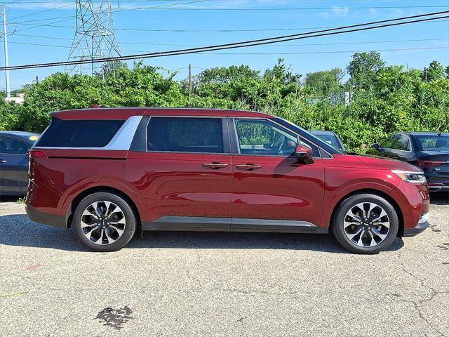 used 2023 Kia Carnival car, priced at $34,997