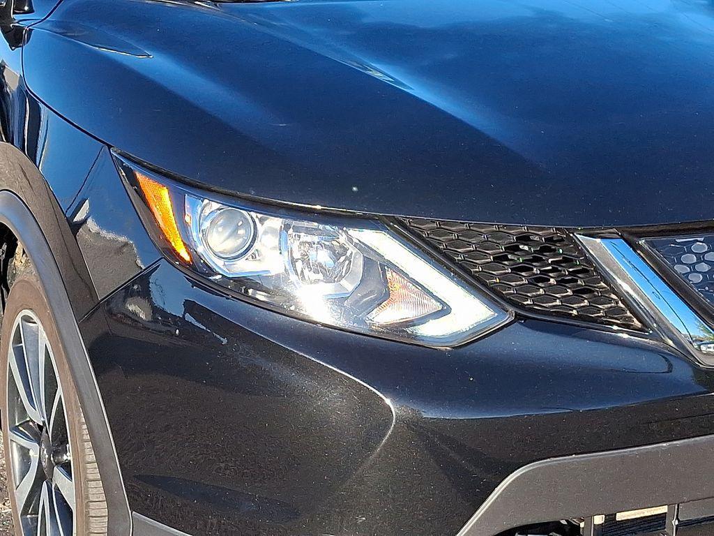 used 2018 Nissan Rogue Sport car, priced at $15,519