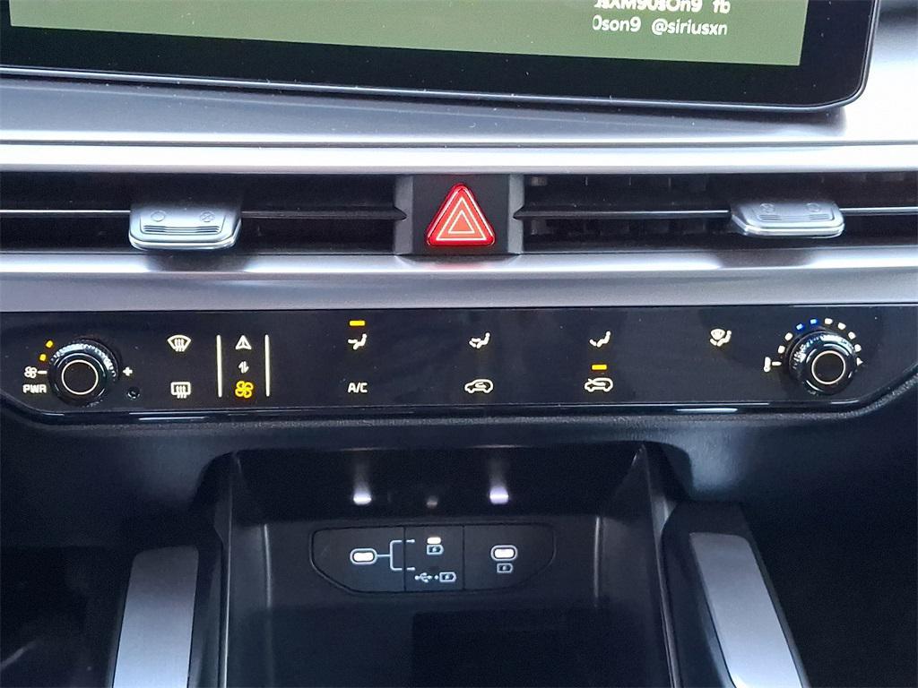 used 2025 Kia Sorento car, priced at $29,999