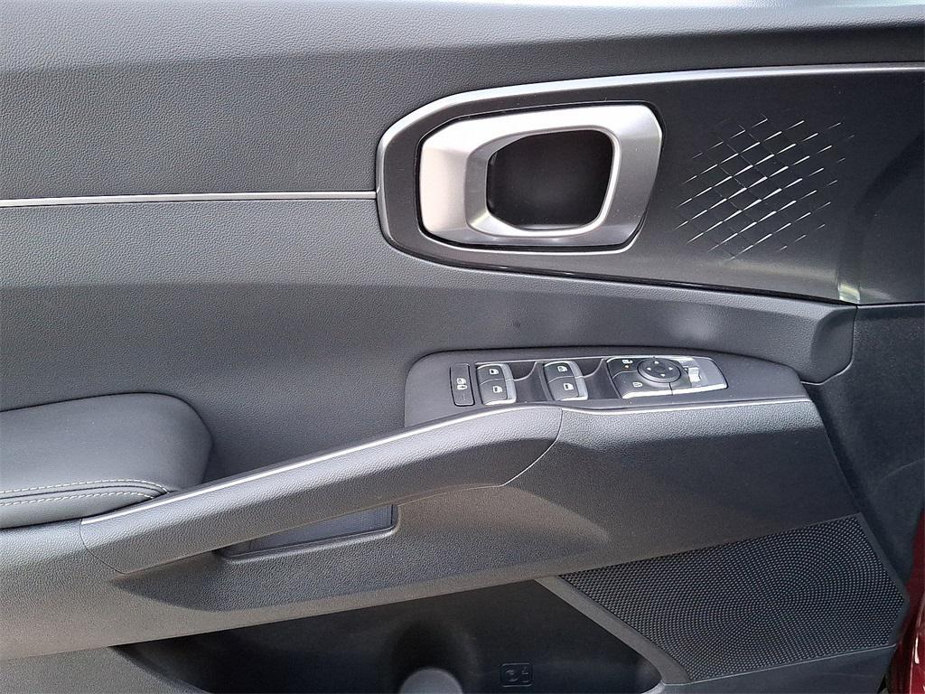 used 2025 Kia Sorento car, priced at $29,999