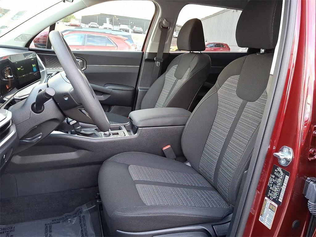 used 2025 Kia Sorento car, priced at $29,999