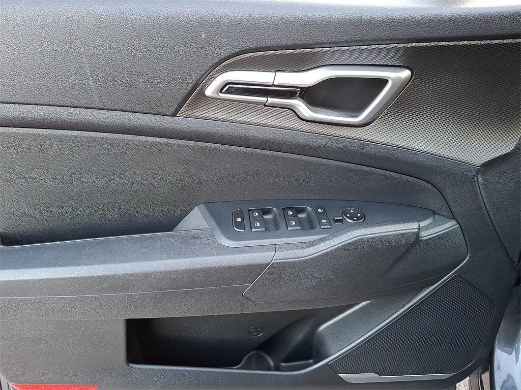 used 2023 Kia Sportage Hybrid car, priced at $25,025