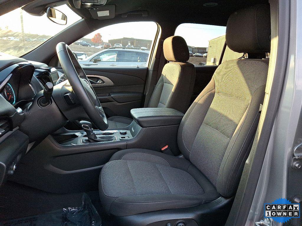 used 2023 Chevrolet Traverse car, priced at $31,212