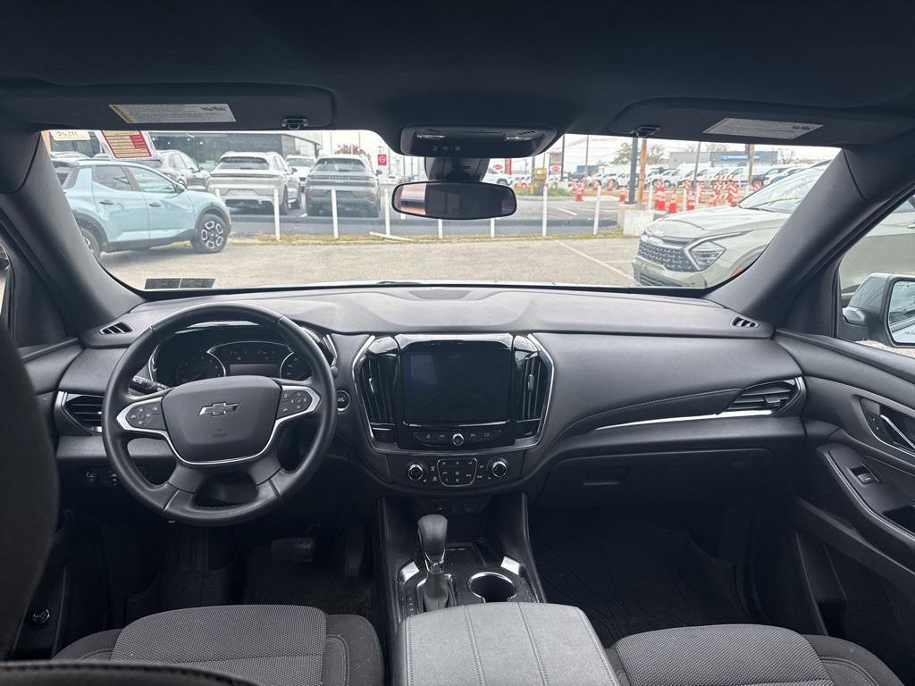 used 2023 Chevrolet Traverse car, priced at $31,997