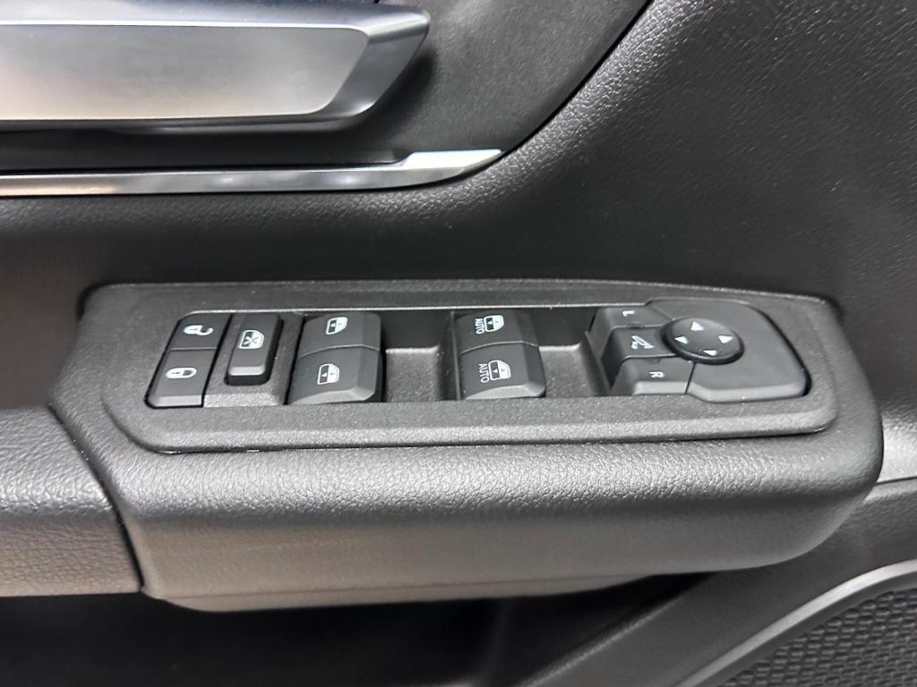 new 2025 Ram 1500 car, priced at $52,562
