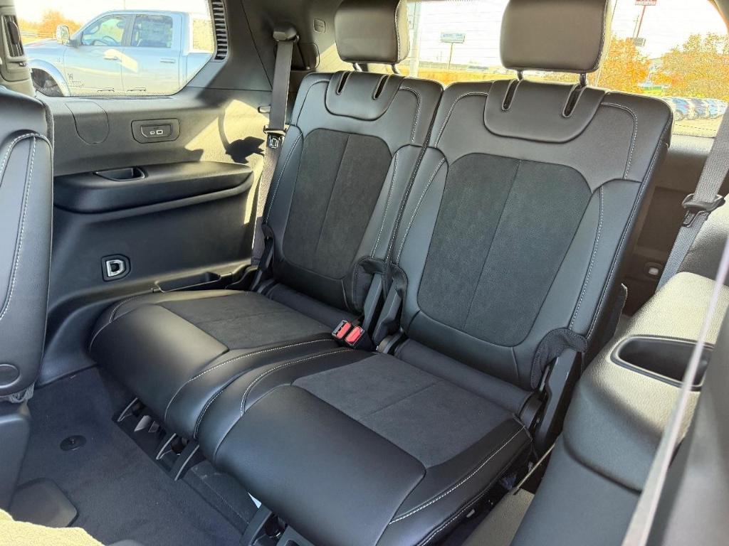 new 2025 Jeep Grand Cherokee L car, priced at $40,495