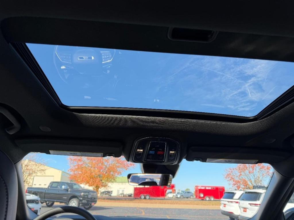 new 2025 Jeep Grand Cherokee L car, priced at $40,495