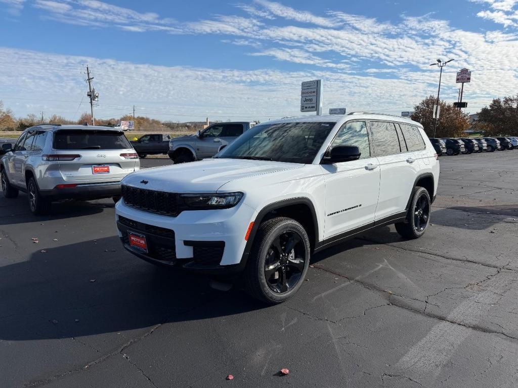 new 2025 Jeep Grand Cherokee L car, priced at $40,495