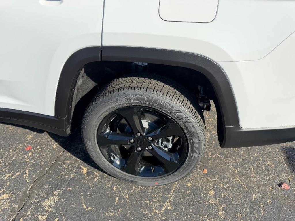 new 2025 Jeep Grand Cherokee L car, priced at $40,495