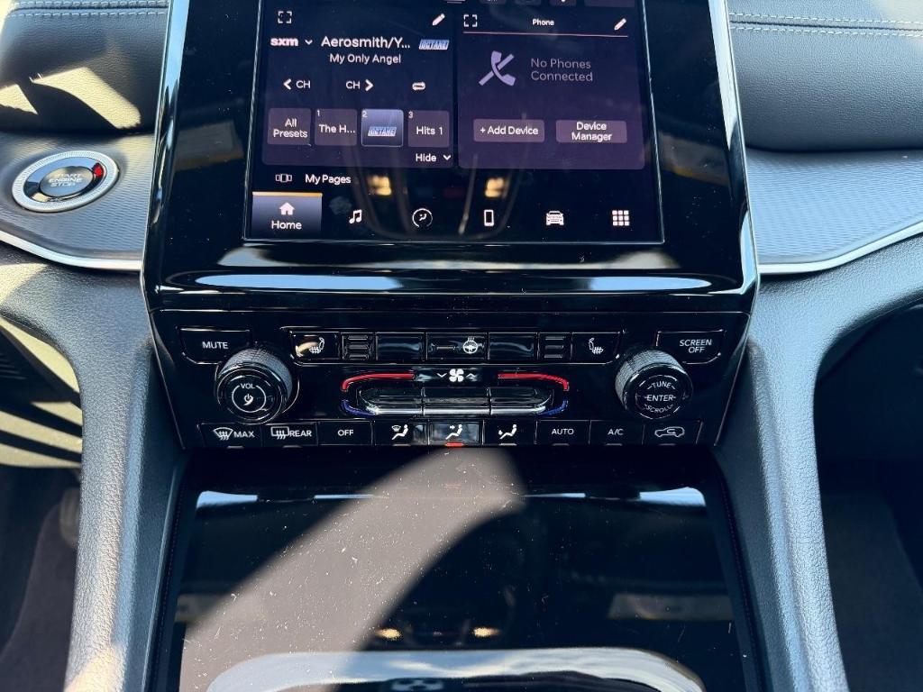 new 2025 Jeep Grand Cherokee L car, priced at $40,495