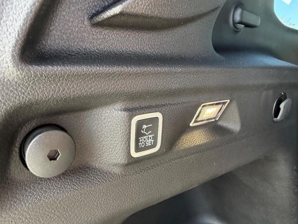 new 2025 Jeep Grand Cherokee L car, priced at $40,495