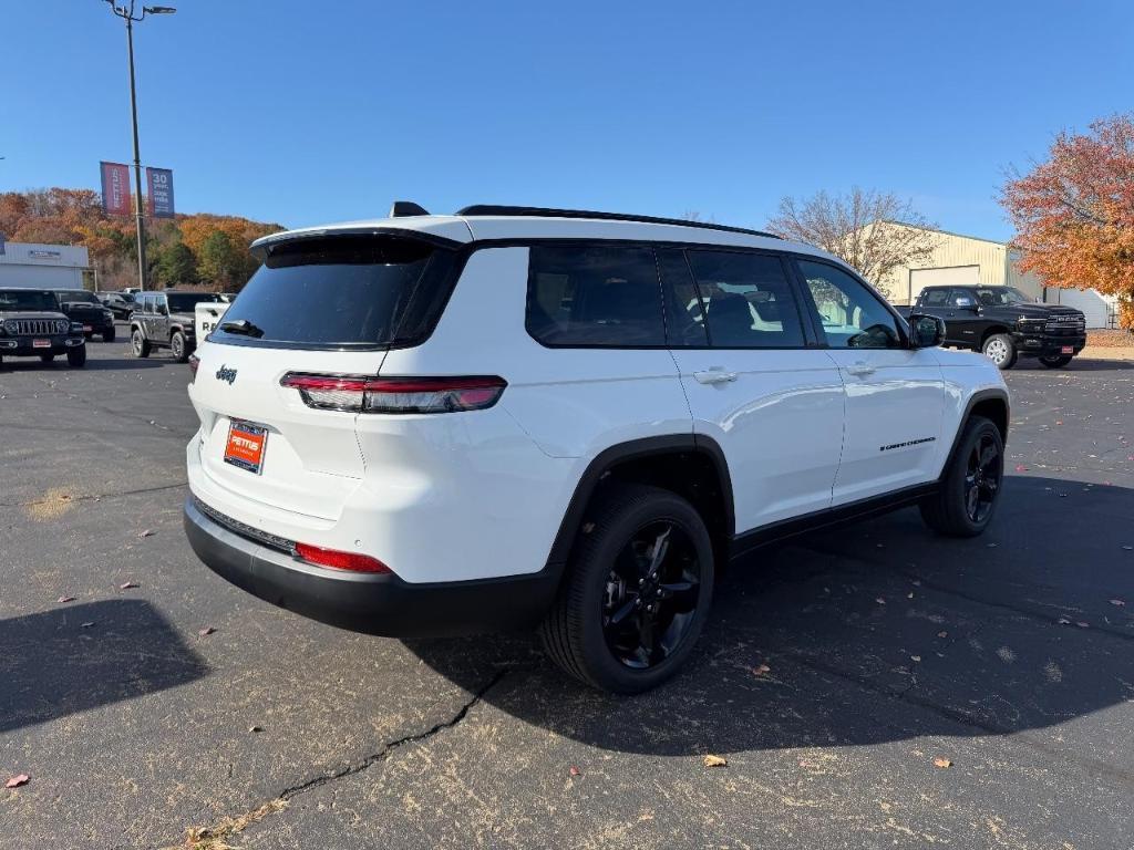 new 2025 Jeep Grand Cherokee L car, priced at $40,495