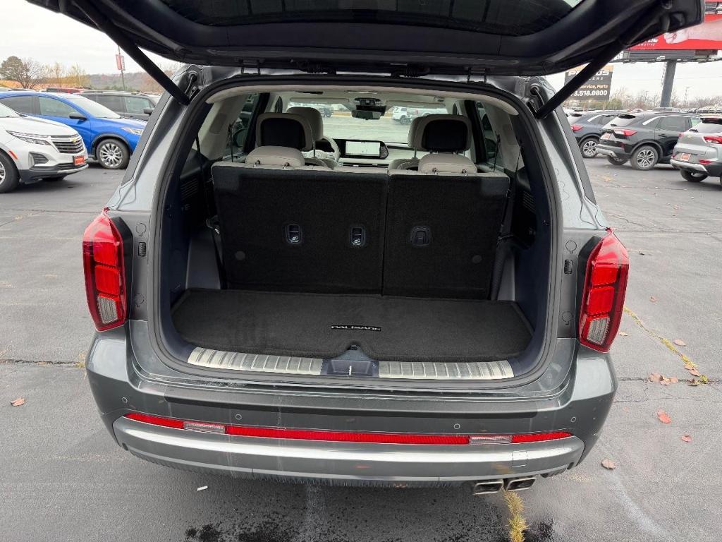 used 2024 Hyundai Palisade car, priced at $43,393