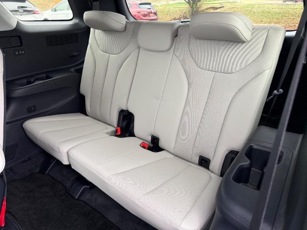 used 2024 Hyundai Palisade car, priced at $43,393