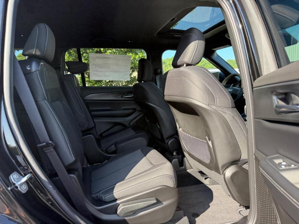 new 2025 Jeep Grand Cherokee L car, priced at $39,968
