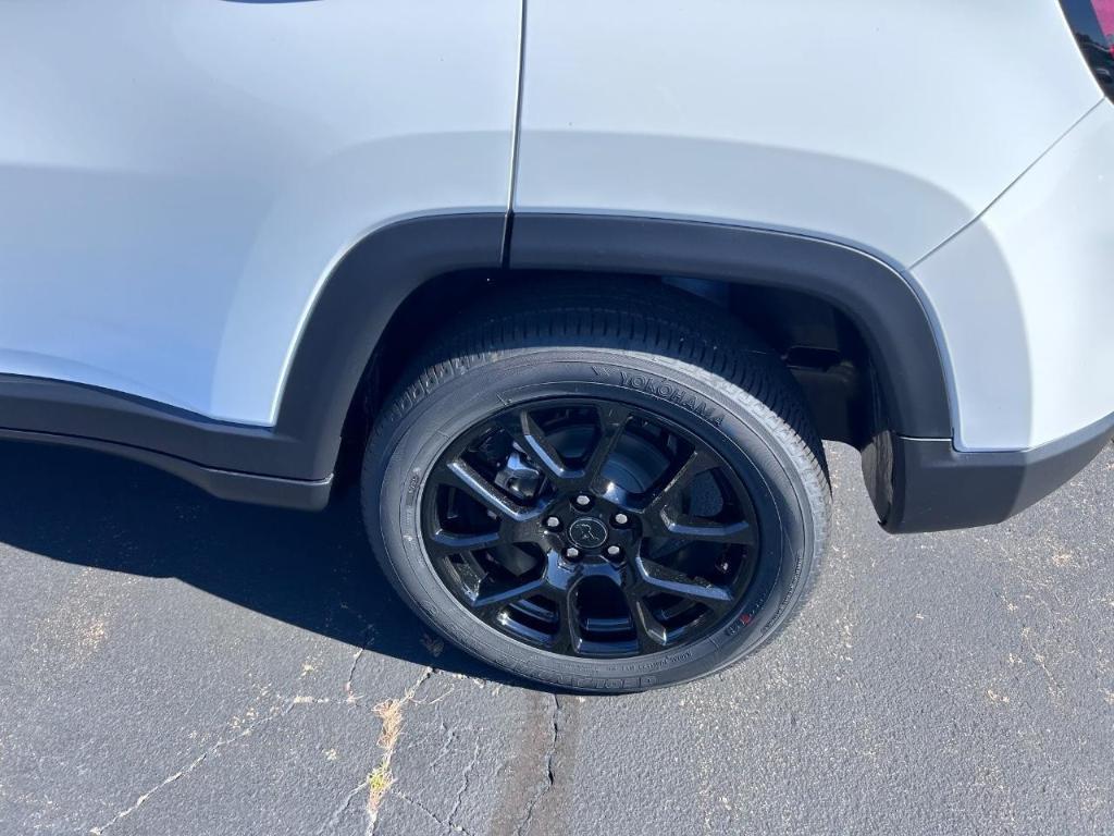 new 2026 Jeep Compass car, priced at $27,999