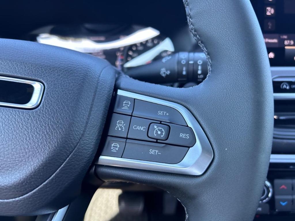 new 2026 Jeep Compass car, priced at $27,999