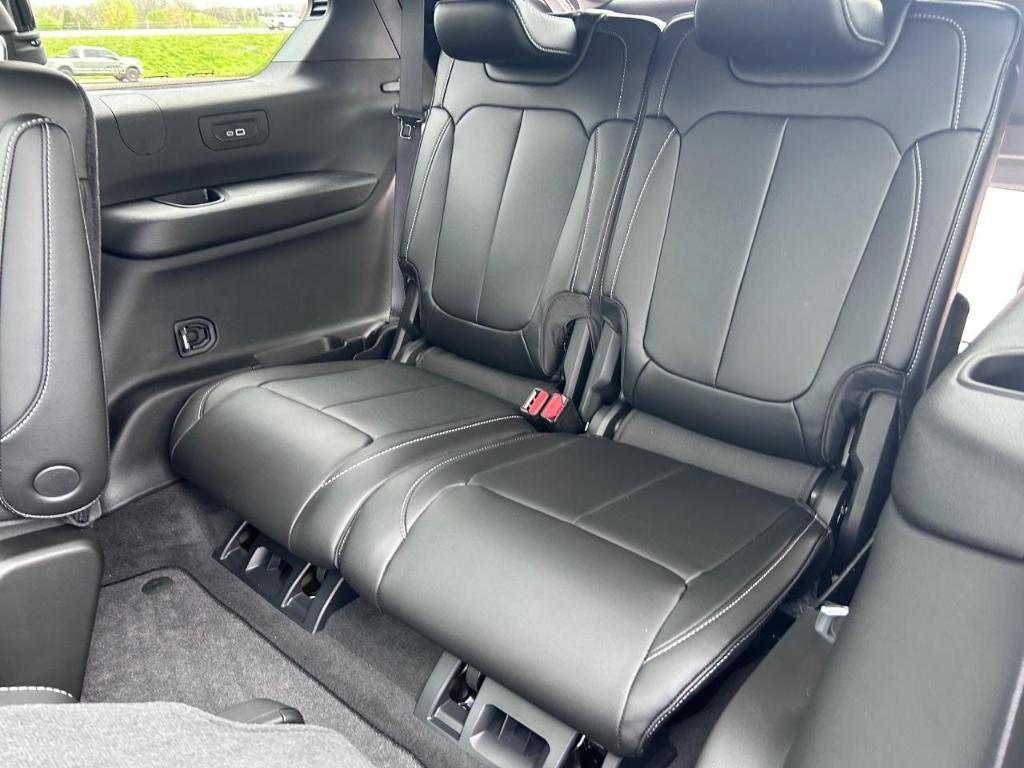 new 2025 Jeep Grand Cherokee L car, priced at $54,105