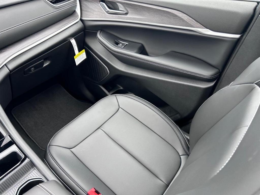new 2025 Jeep Grand Cherokee L car, priced at $54,105
