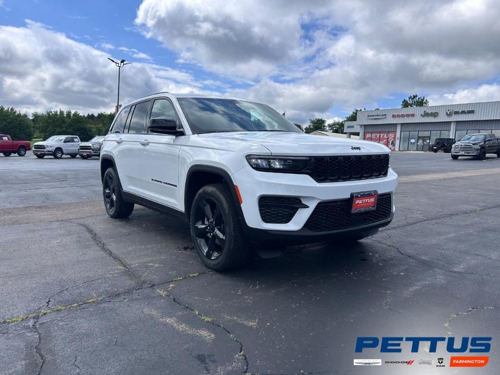 new 2025 Jeep Grand Cherokee car, priced at $44,755