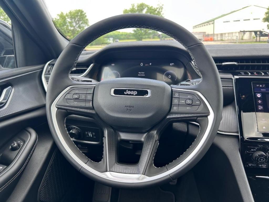 new 2025 Jeep Grand Cherokee car, priced at $44,755