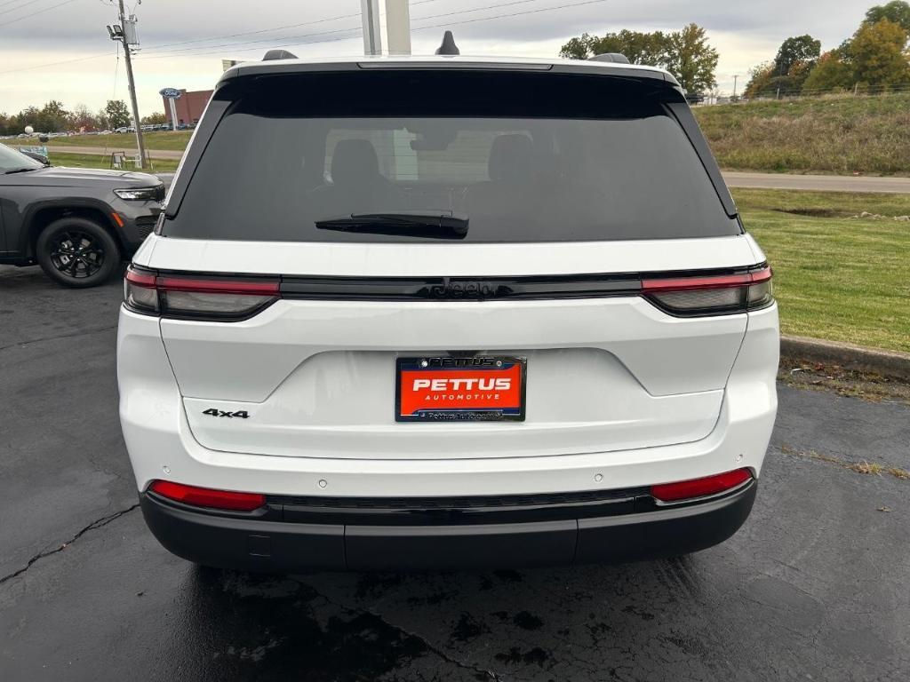 new 2025 Jeep Grand Cherokee car, priced at $39,645