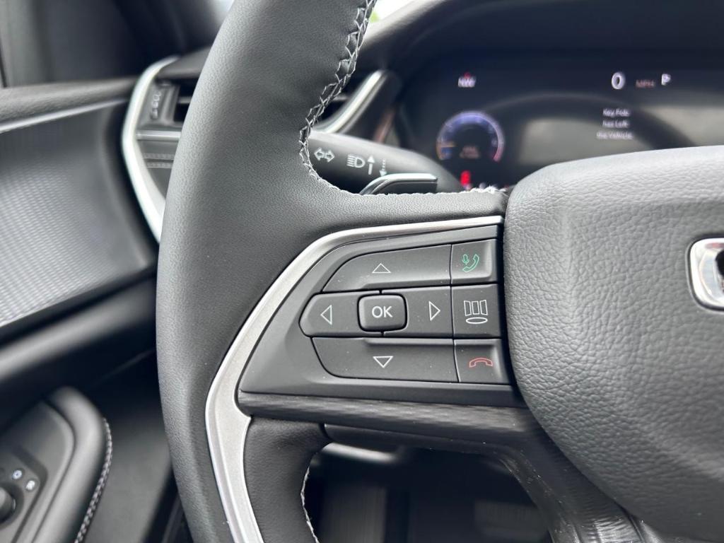 new 2025 Jeep Grand Cherokee car, priced at $40,177